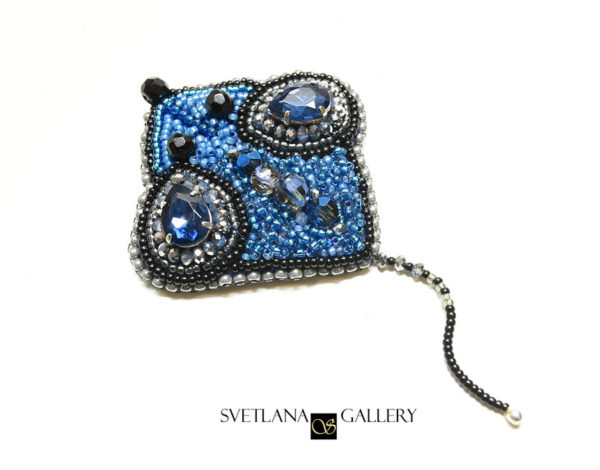 Blue Beaded Mouse Brooch