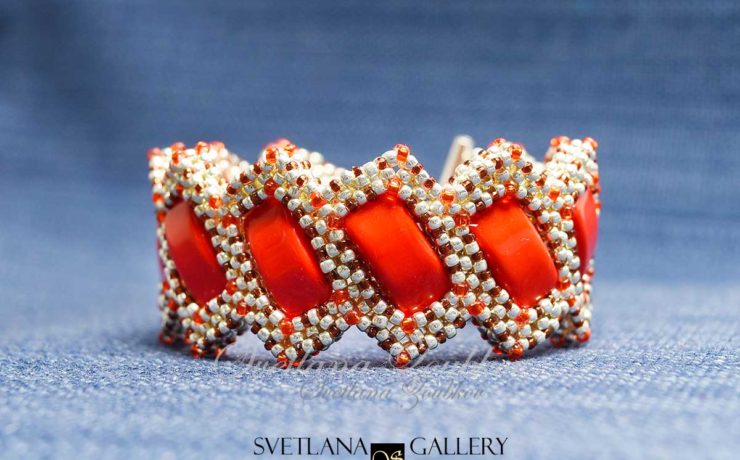 "Lipstick Red" Bracelet with Carrier Beads